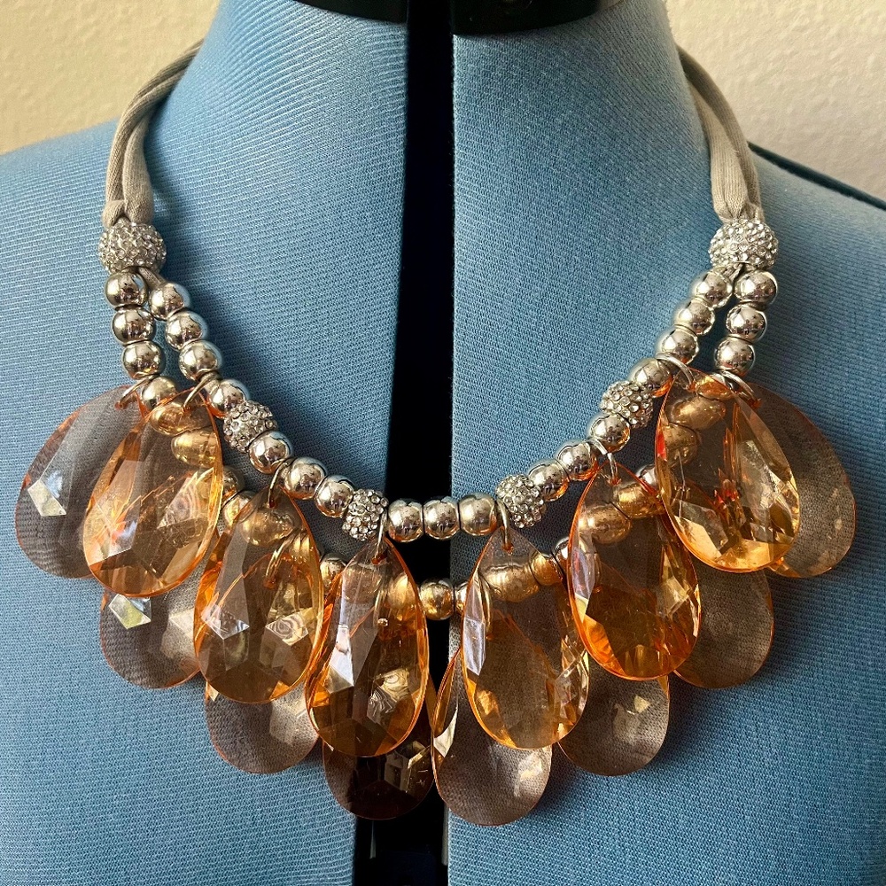 ANTHROPOLOGIE FLUTTERING LEAVES TIE BACK BIB NECKLACE